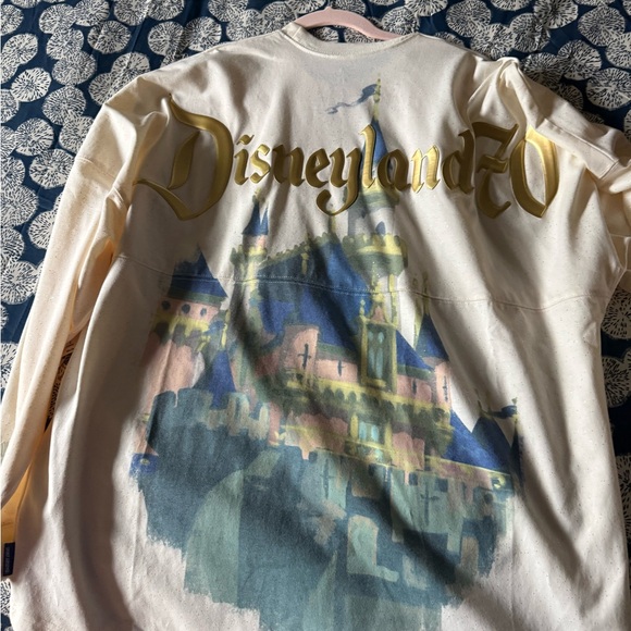 Disneyland Cream 70th anniversary spirit jersey with Castle Print! NWT large - Picture 3 of 5